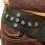 Large ceinture en cuir noir à crochet métal, découpe et rivets métal