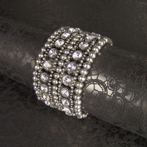 Large bracelet sexy en strass cristal et billes métal