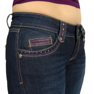 Jeans Fashion Alicia, Bleu et violet, surpiquages 2 tons, strass et clou