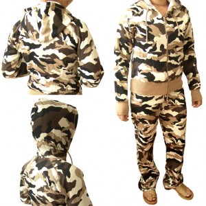 Ensemble sportswear à capuche motif camouflage beige