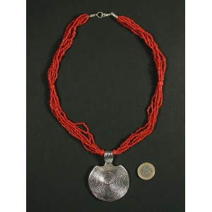 Collier ethnique oriental perles rouge et métal