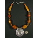 Collier ethnique oriental perles oranges en pierre et metal