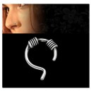 Faux piercings barbel&eacute;